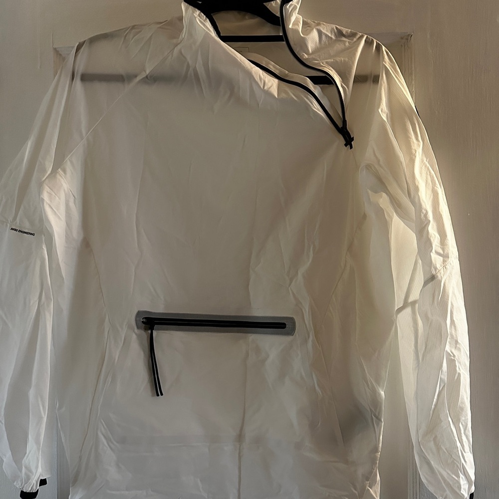 On light weight running jacket